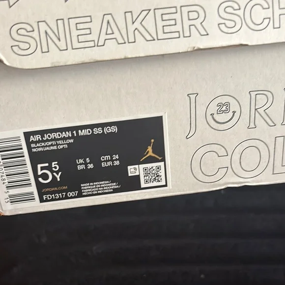 Six Championships Jordan 1s - Picture 2 of 4